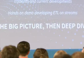 Infoshare: Alejandro Saucedo - Real time NLP & machine learning with Spark Streaming, Kafka and Spacy