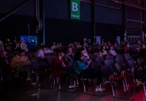 AI jest już codziennością — sztuczna inteligencja w liczbach
