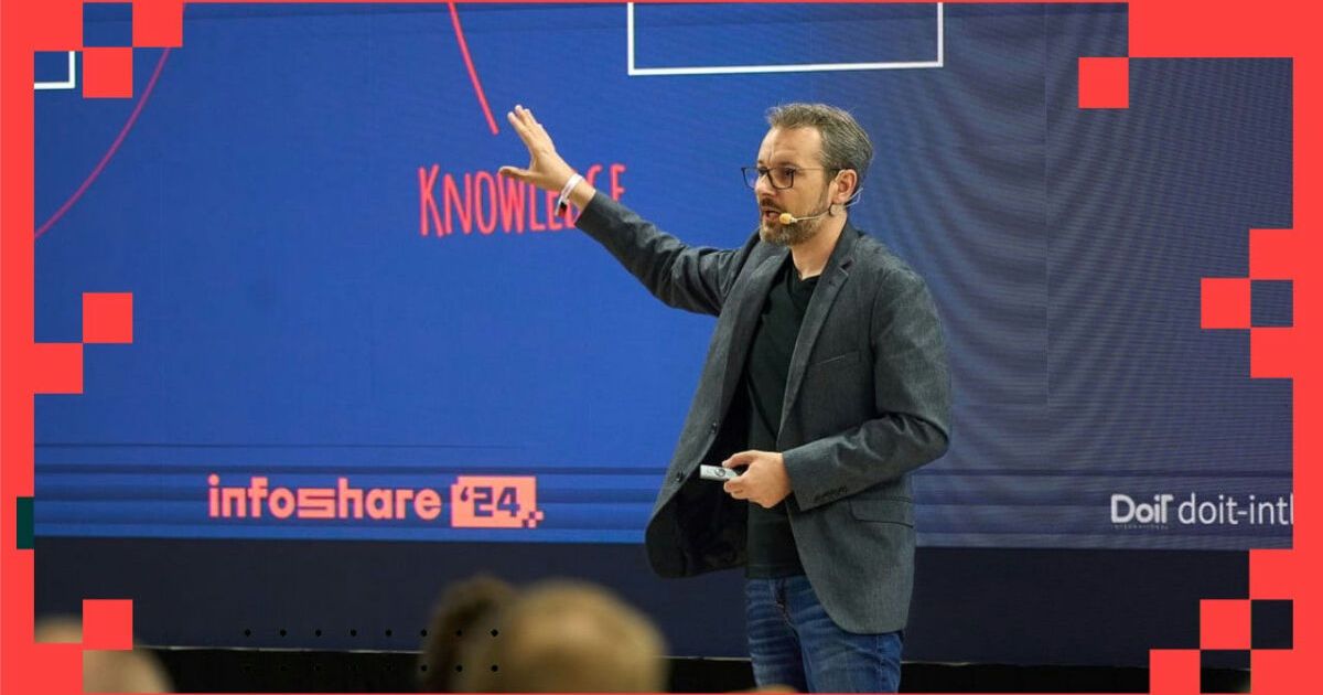 Modularity vs Complexity: Two Sides of the Same Coin